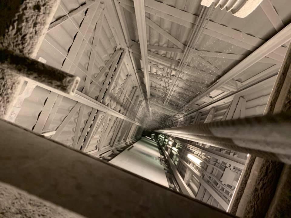 Intérieur d'une fosse d'ascenseur FAIN (3)